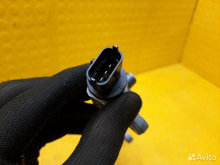 Б/У Рейка топливная В хорошем состоянии