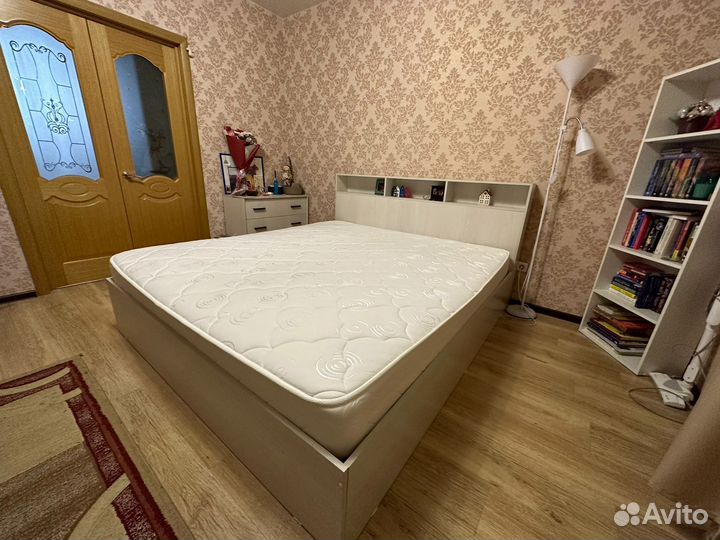 Кровать +матрас 180 200