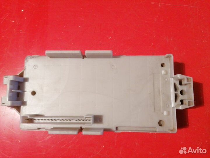 Блок предохранителей Mitsubishi Outlander