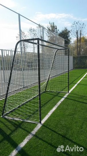 Футбольные ворота, баскетбольные кольца