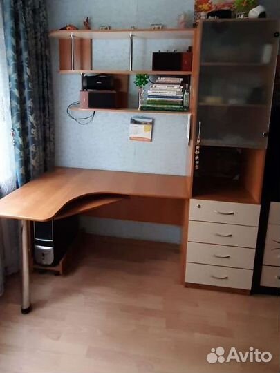 Школьный уголок