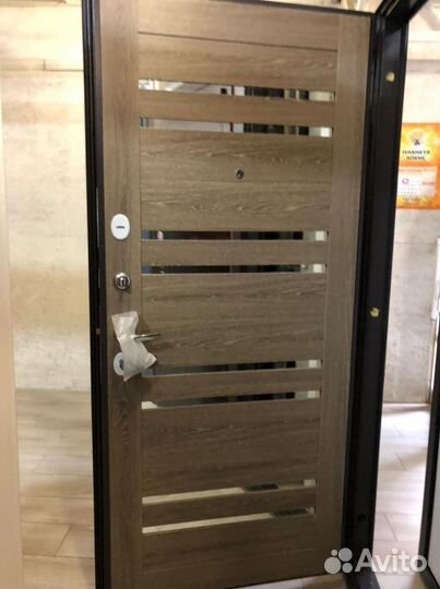 Дверь входная металлическая