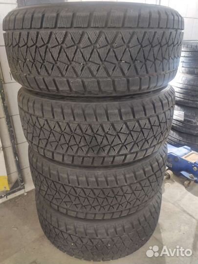 Bridgestone Blizzak DM-V2 275/50 R20 113R