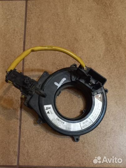 Продам шлейф подрулевой Toyota Avensis унив-л 1,8