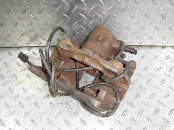 Суппорт тормозной передний правый Mercedes-Benz C