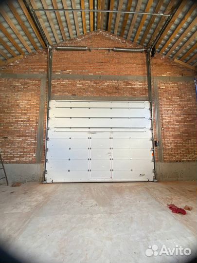 Секционные ворота