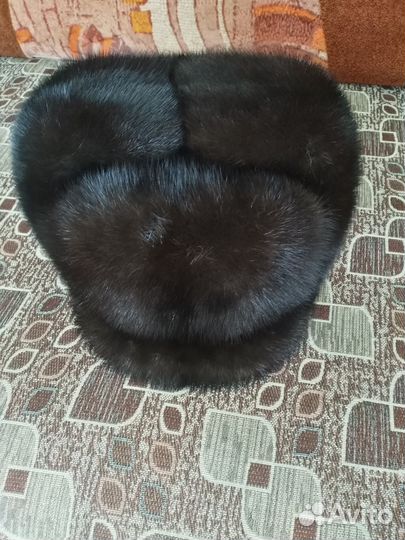 Мужская зимняя шапка с козырьком