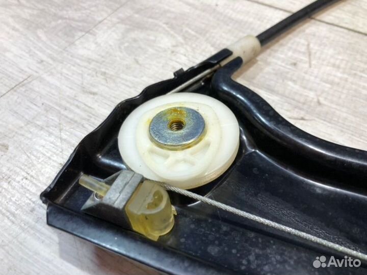 Стеклоподъемник передний правый Bmw 525I Левый