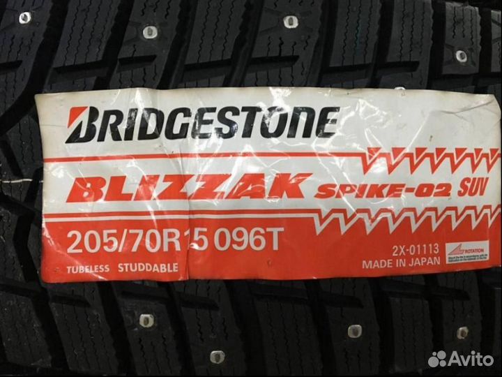 Bridgestone Blizzak Spike-02 SUV 205/70 R15 96T