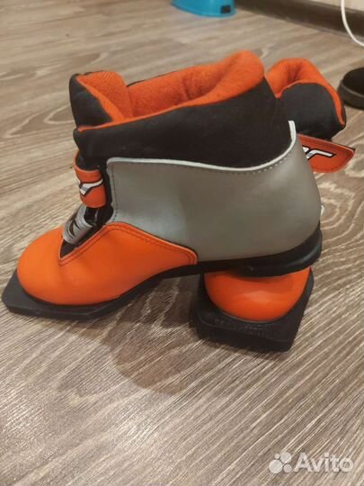 Лыжные ботинки