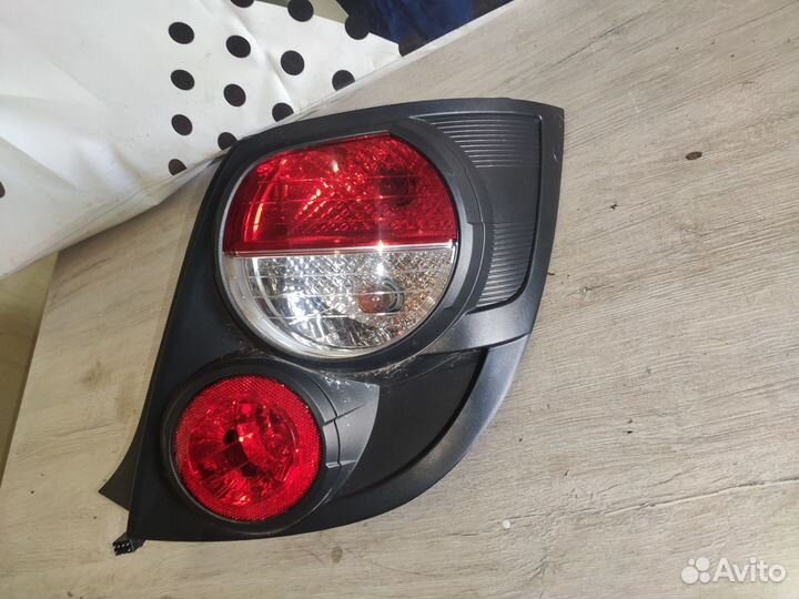 Фонарь правый Шевроле Авео Т300 Chevrolet AveoT300