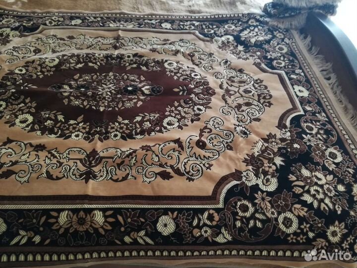 Ковровое покрывало на диван и кресла