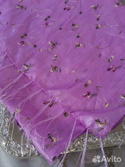 Вышитый шарф / палантин