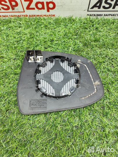 Зеркальный элемент левый Ford Focus CB4 qqdb 2010