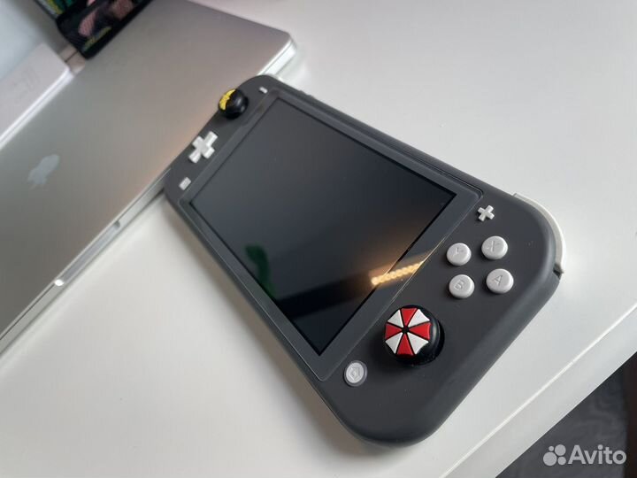 Прошитая Nintendo switch lite + sd 128