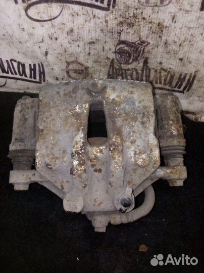 Суппорт передний левый Kia Ceed хэтчбек G4FC 2008