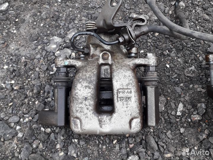 Суппорт задний Volkswagen golf