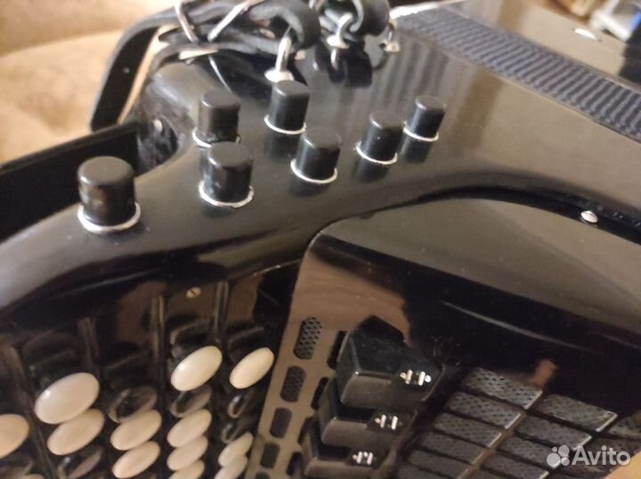 Баян многотембровый цельнопланочный готововыборный