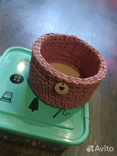 Вязаная корзинка