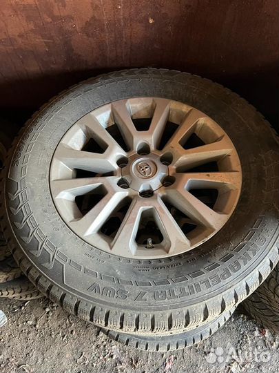 Nokian hakkapeliitta 7 suv 265 60 r18