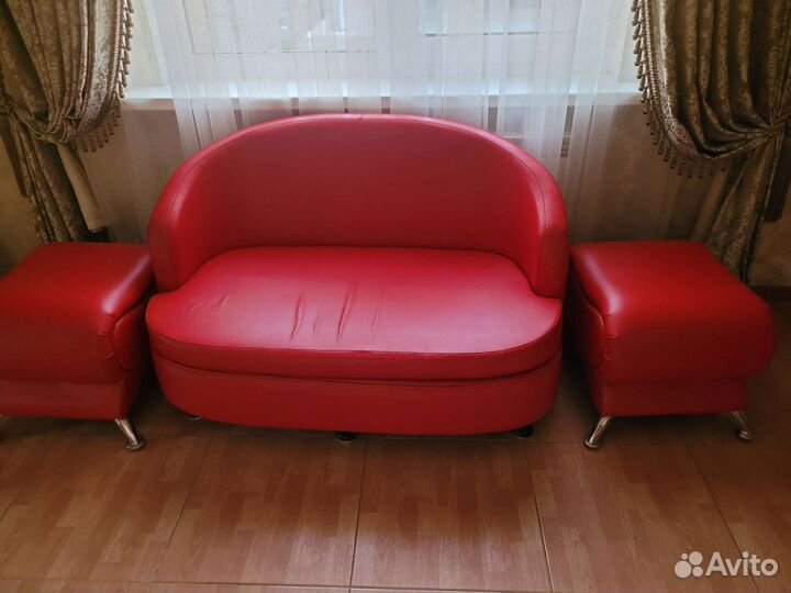 Офисное кожаное кресло