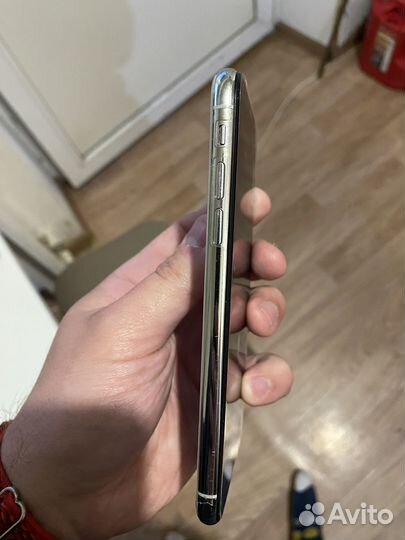 iPhone X, 64 ГБ