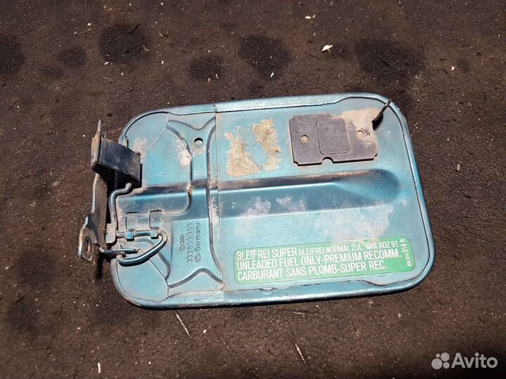 Лючок бензобака Volkswagen Passat B3