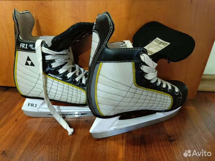 Коньки хоккейные