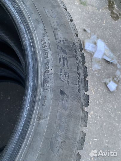 Pirelli Ice Zero 235/55 R20