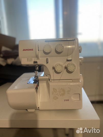 Оверлок janome 210d