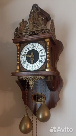 Механические настенные часы с боем