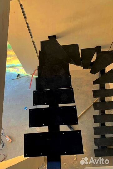 Лестницы на металлокаркасе