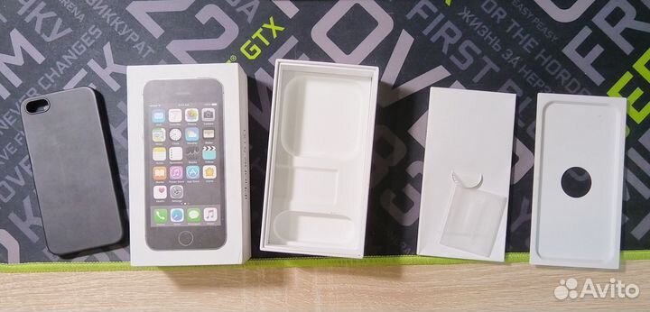 Коробка iPhone 5s с документами + чехол