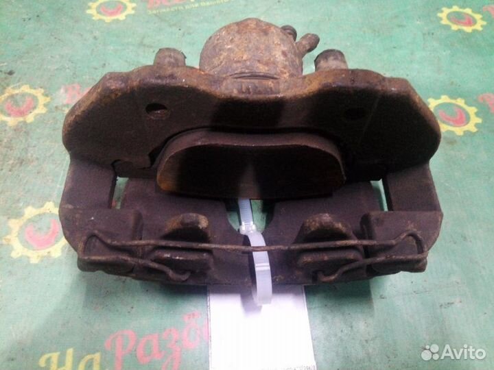 Суппорт передний правый Ford Focus 2