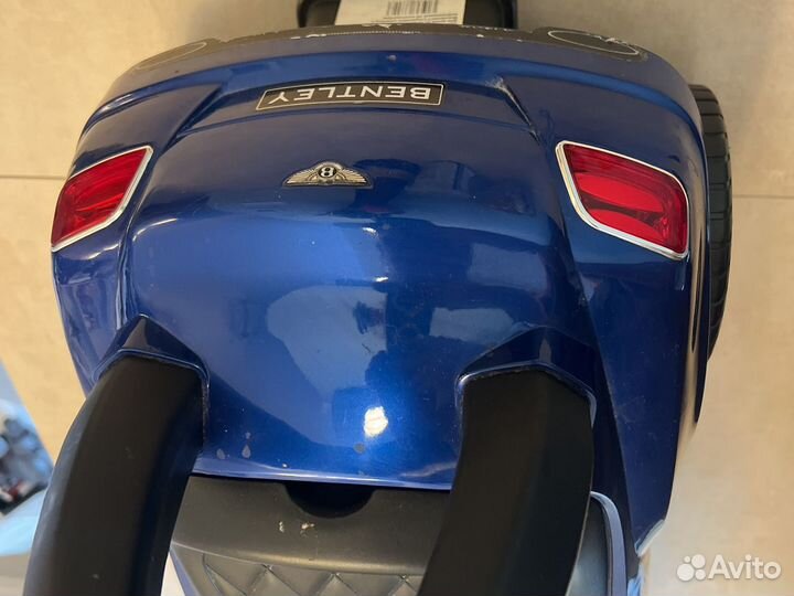 Машинка-каталка Bentley