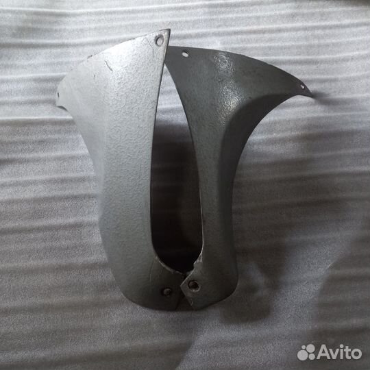 Пластик плуга Suzuki RF400