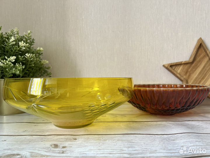 Ваза для фруктов цветное стекло салатник СССР