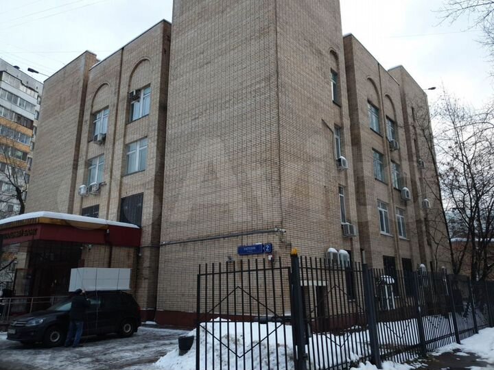 Здание, 3000 м²