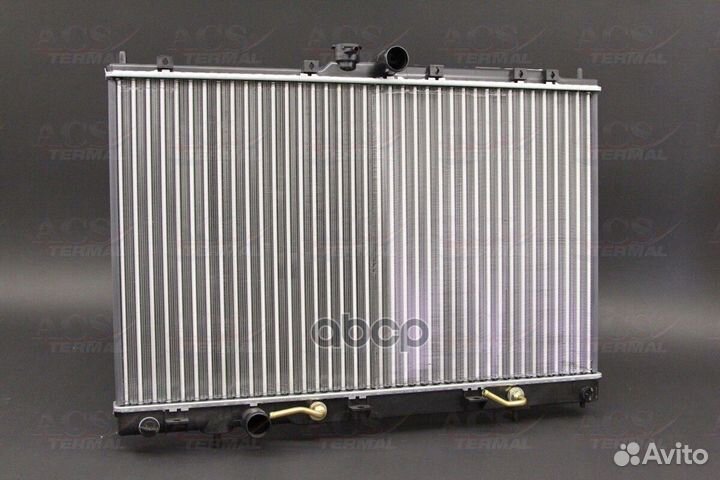 Радиатор охлаждения Mitsubishi Outlander I (01