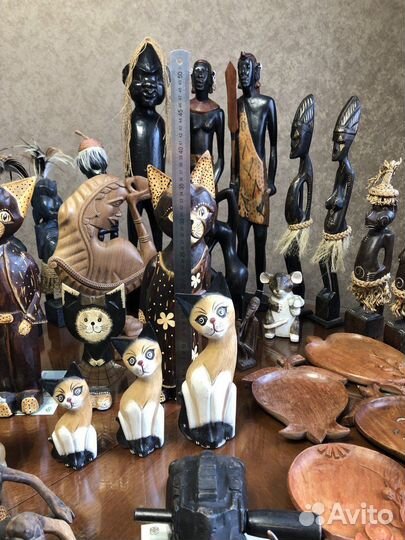 Деревянные статуэтки и фигурки
