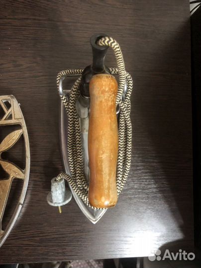 Утюг старинный