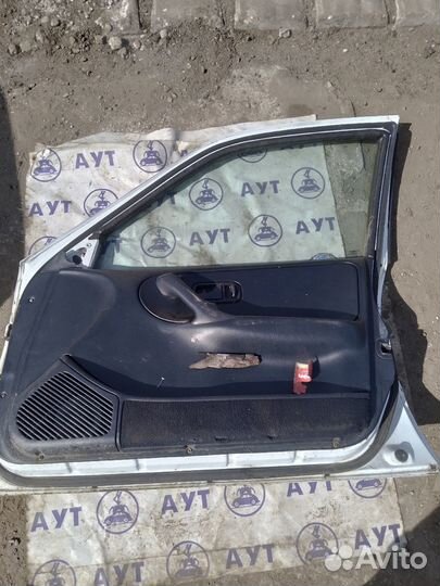 Дверь передняя правая Nissan Primera P10