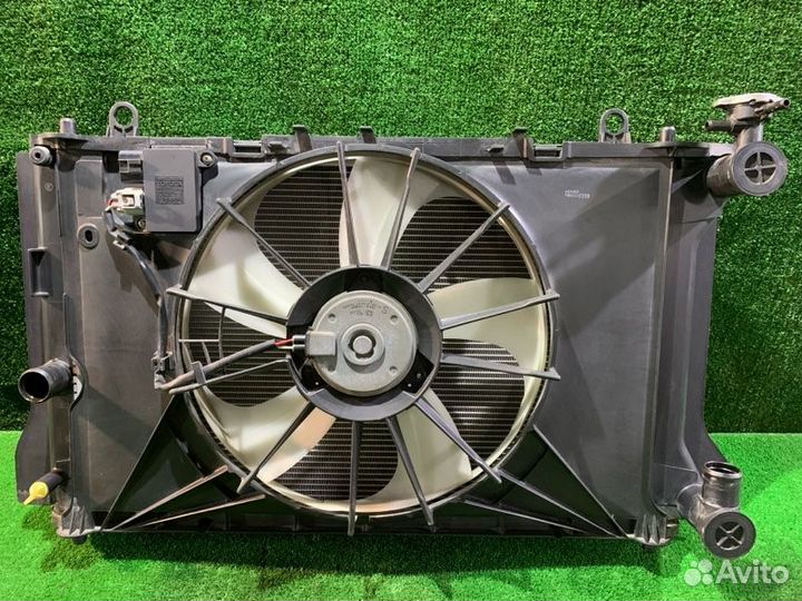 Радиатор охлаждения двигателя Toyota Corolla Axio