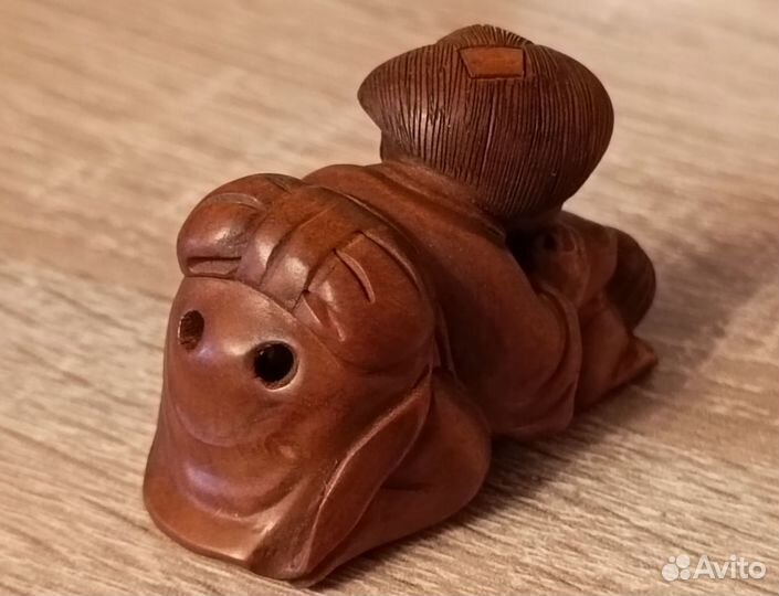Нэцкэ подписное мастером (самшит)