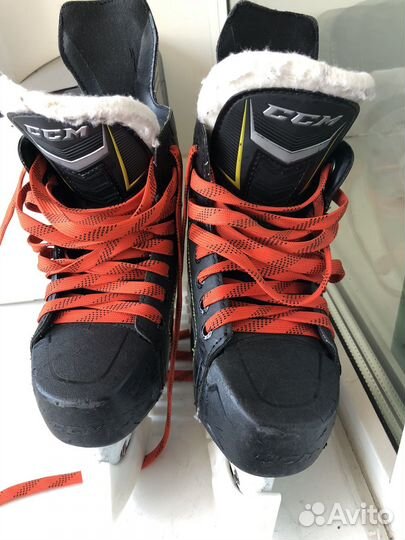 Коньки CCM 9060