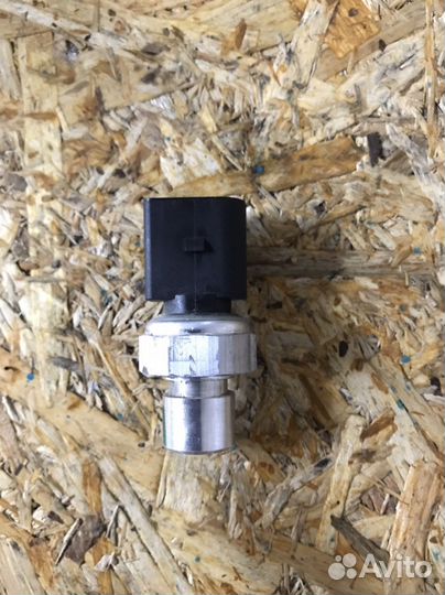 Датчик давления кондиционера, Passat B8