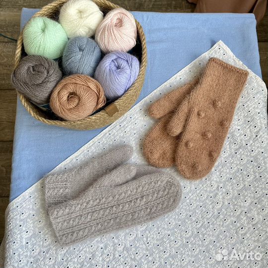 Варежки женские