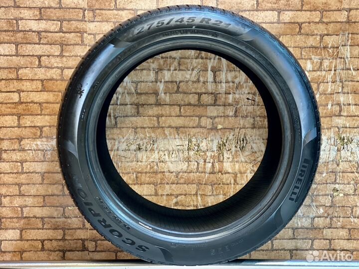 Pirelli Scorpion Winter 275/45 R21