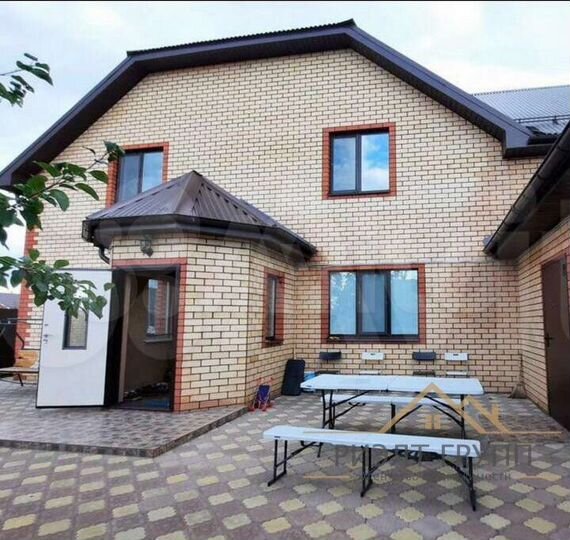 Коттедж 287 м² на участке 9,7 сот.