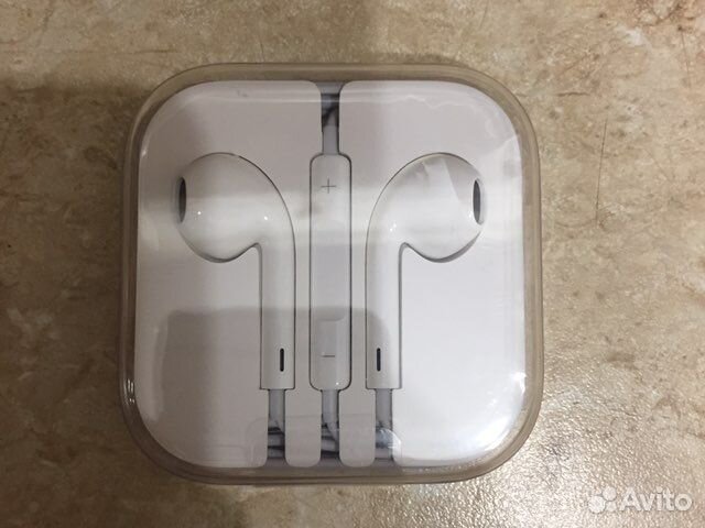 Проводная гарнитура Apple